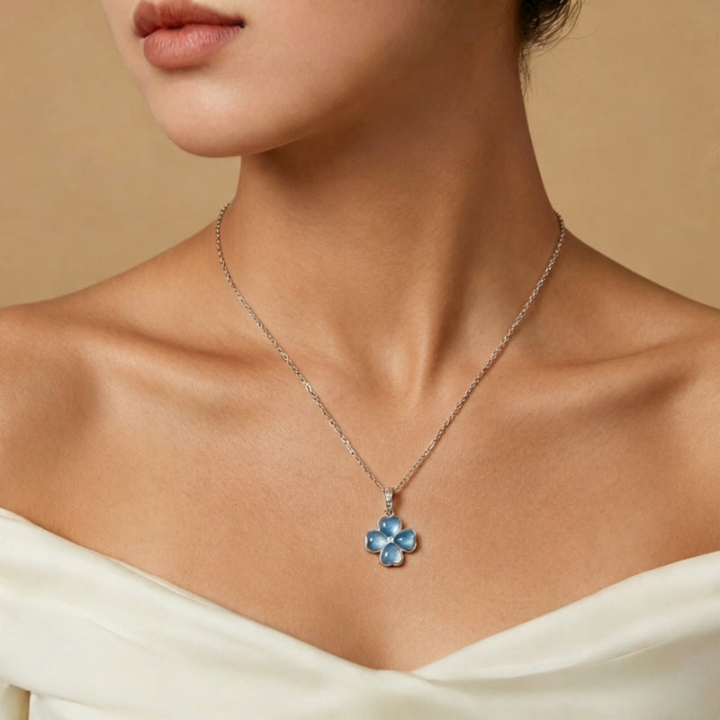 Pendentif Trèfle à quatre feuilles bleu en cristal naturel – Cadeau porte-bonheur pour elle / Maman