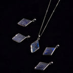 Pendentif Trèfle à quatre feuilles bleu en cristal naturel – Cadeau porte-bonheur pour elle / Maman