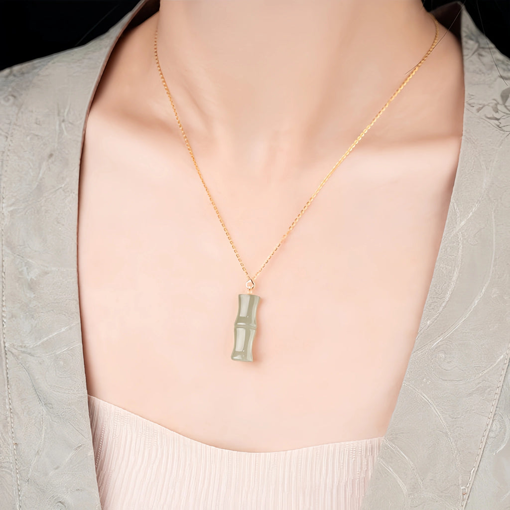 Collier à ajustement facile en quartz clair - Pureté intérieure et expression claire