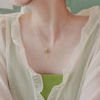 Collier à ajustement facile en quartz clair - Pureté intérieure et expression claire