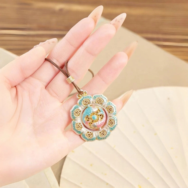 Collier Lotus Guochao Émail Double Poisson – Cadeau Oriental