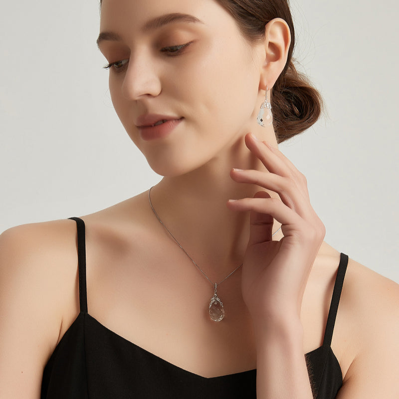 Collier Fleur de Neige en Cristal Naturel