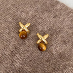 Boucles d'oreilles clous œil de tigre géométriques — Cristal Maillard de niche pour la fortune