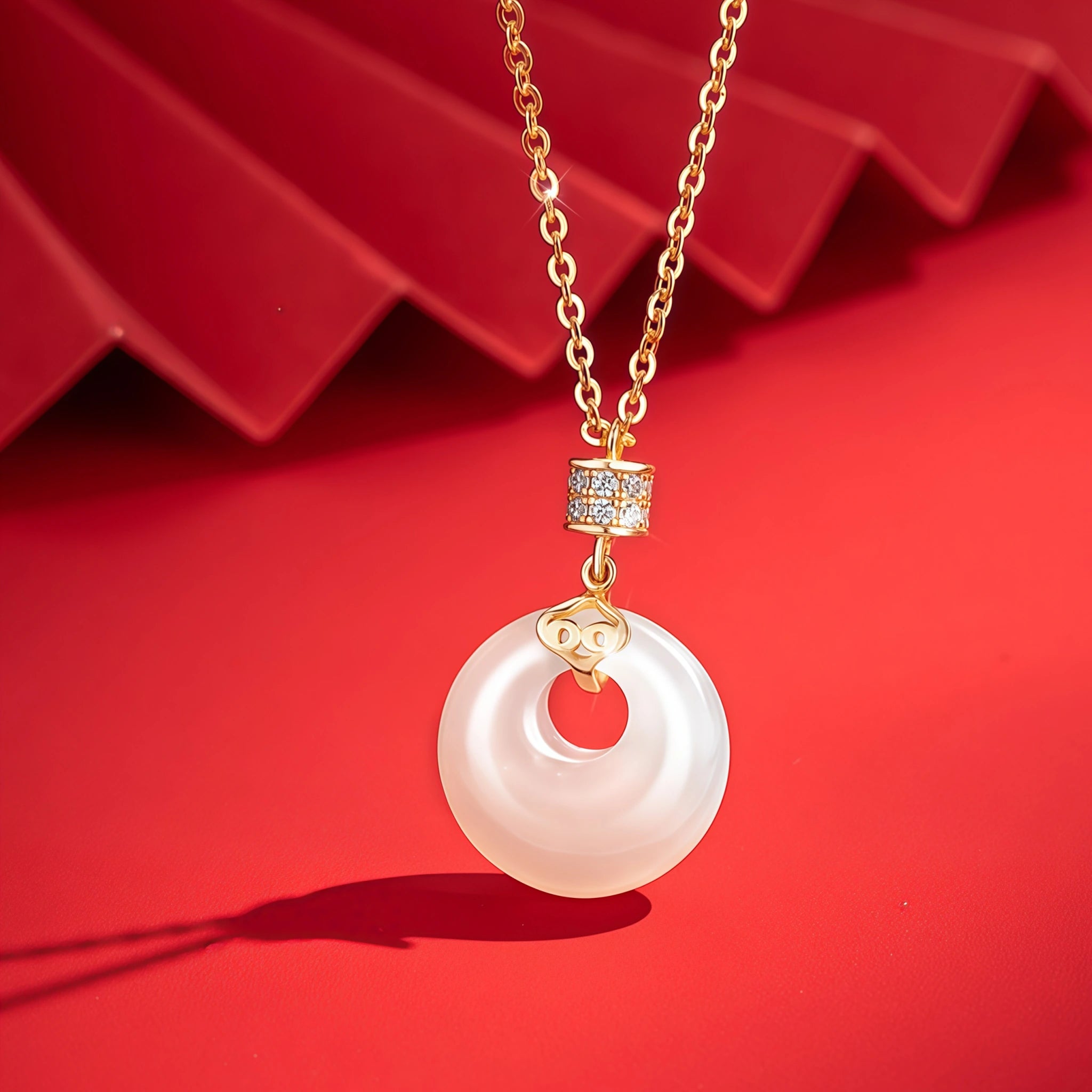 Collier en cristal de quartz clair Pendentif facetté irrégulier