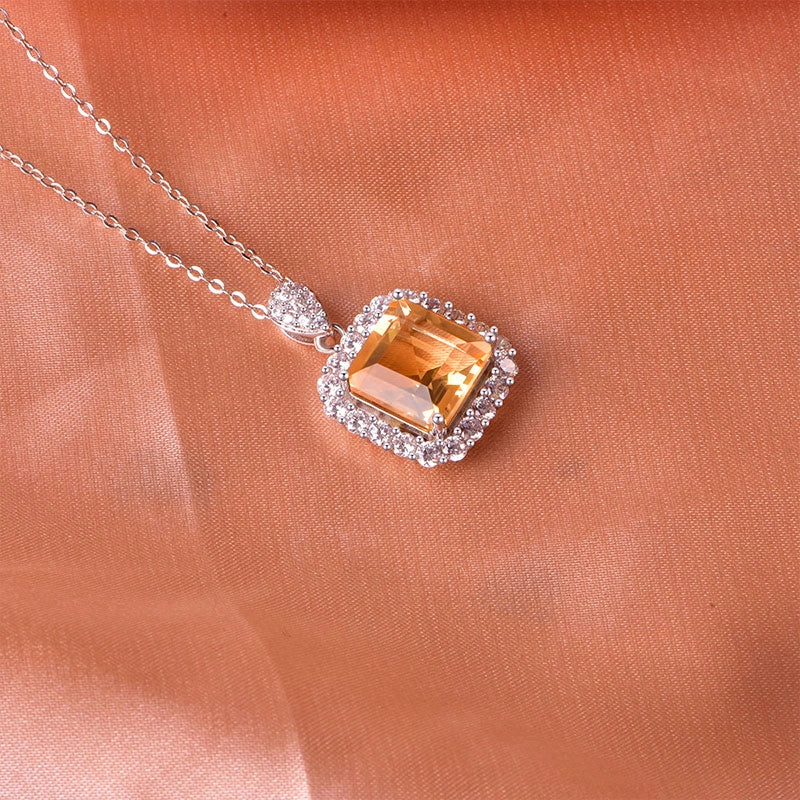 Le collier de cristaux naturels Light Seeker