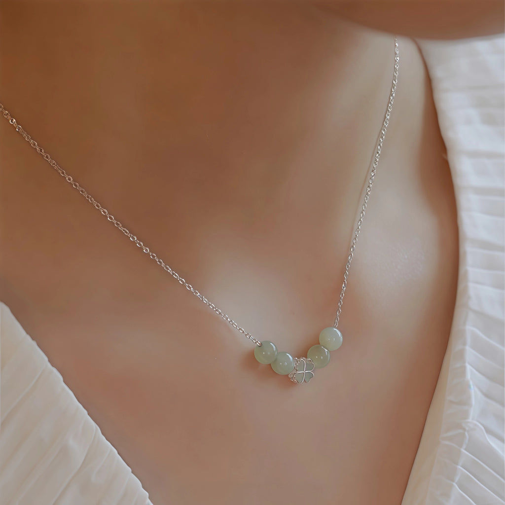 Collier à ajustement facile en quartz clair - Pureté intérieure et expression claire