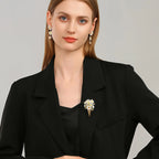 Boucles d'oreilles Marguerite émaillées, Boucles d'oreilles de luxe légères faites à la main
