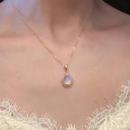 Collier Pierre de Lune Galaxie Doux Rêve Tombant – Intuition Douce, Protection Féminine