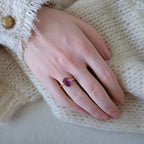 Bague en améthyste naturelle irrégulière – Calme l'esprit, approfondit l'intuition, attire la paix