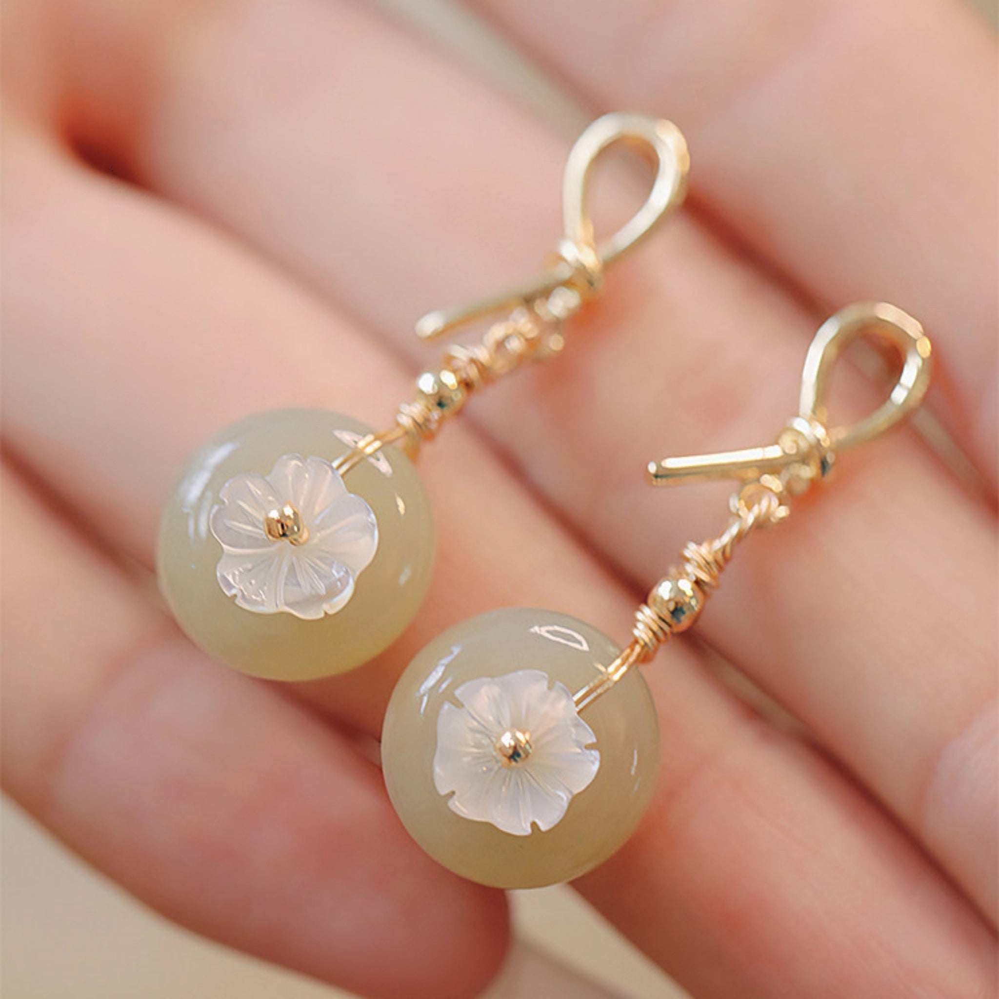 Collier en cristal de quartz clair Pendentif facetté irrégulier