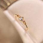 Bague délicate en aigue-marine naturelle en forme de goutte - Énergie positive