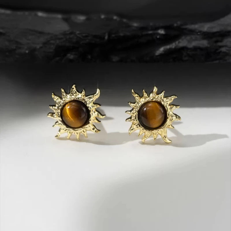 Puces d'oreilles Œil de tigre unisexe — Bijoux de niche unisexe en cristal pour la fortune et l'énergie positive