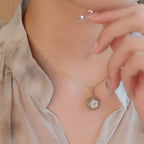 Collier en cristal de quartz clair Pendentif facetté irrégulier