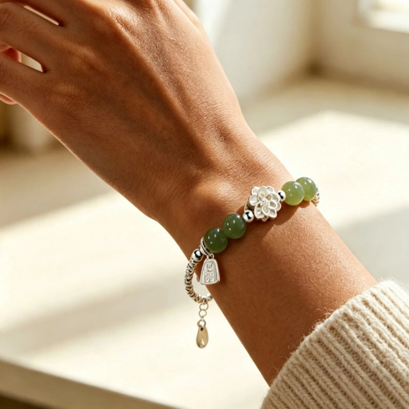Bracelet Lotus Lumière Intérieure en Jade Naturel du Hetian