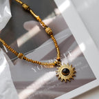Collier en perles de bois massif et pierre naturelle œil de tigre — Dieu gardien du soleil