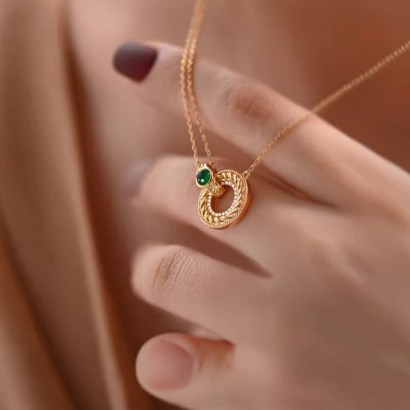 Retro Twisted Circle Emerald Necklace, Luxury Green Stone Jewelry for Mom