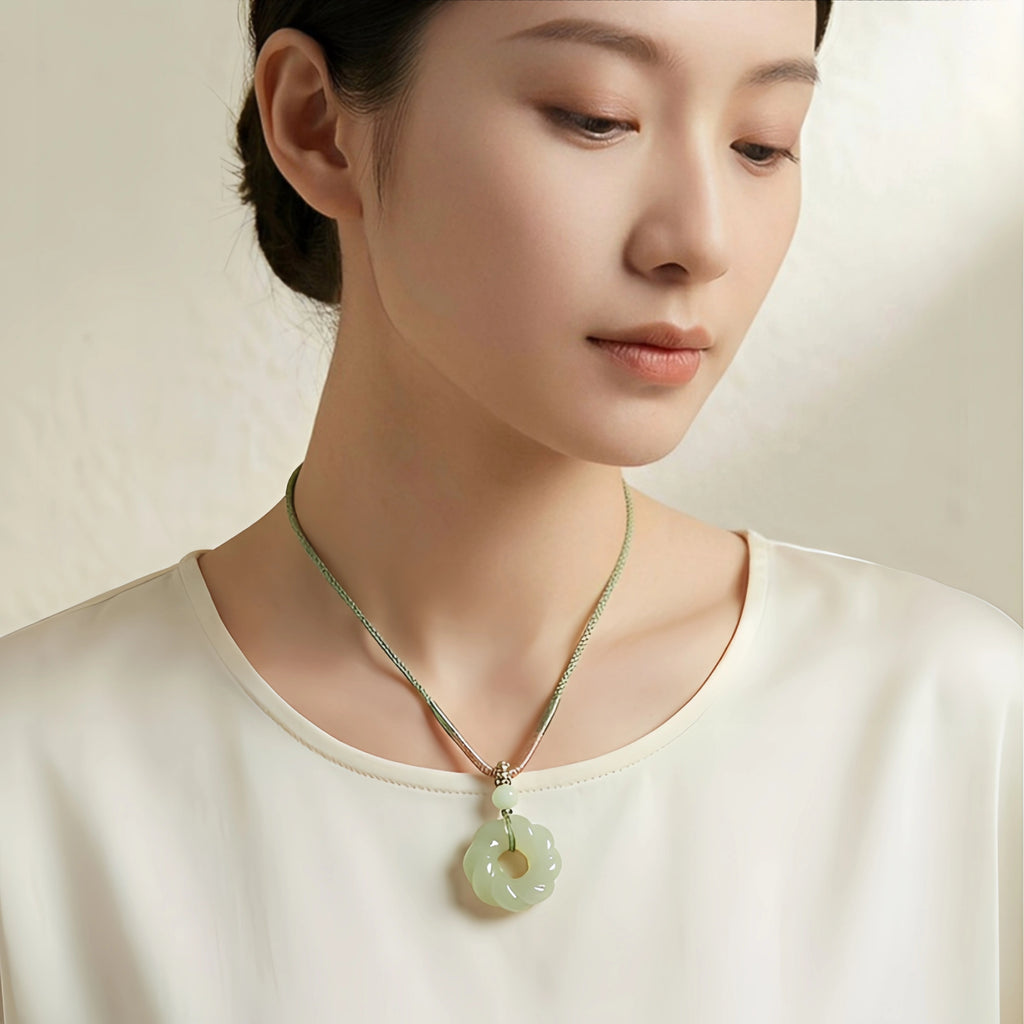 Collier Lotus Dew en jade Hetian naturel