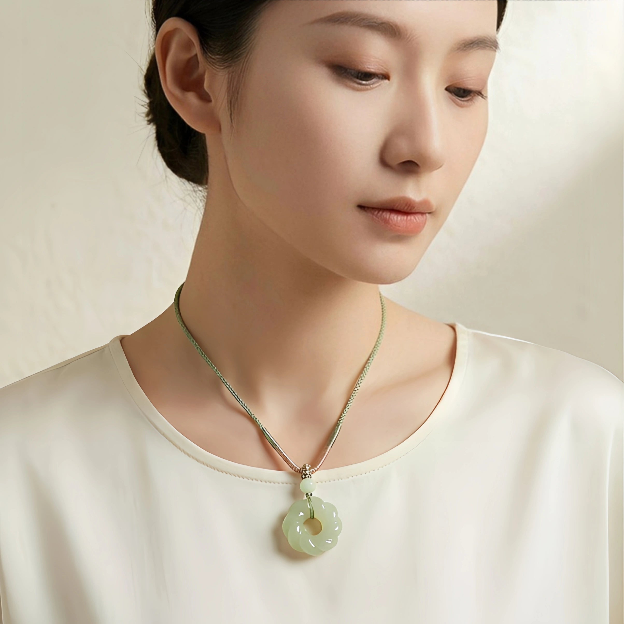 Collier Lotus Dew en jade Hetian naturel