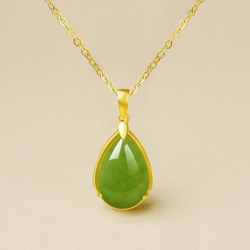 Élégant collier en jade Hetian naturel en forme de goutte