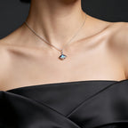 Pendentif Trèfle à quatre feuilles bleu en cristal naturel – Cadeau porte-bonheur pour elle / Maman