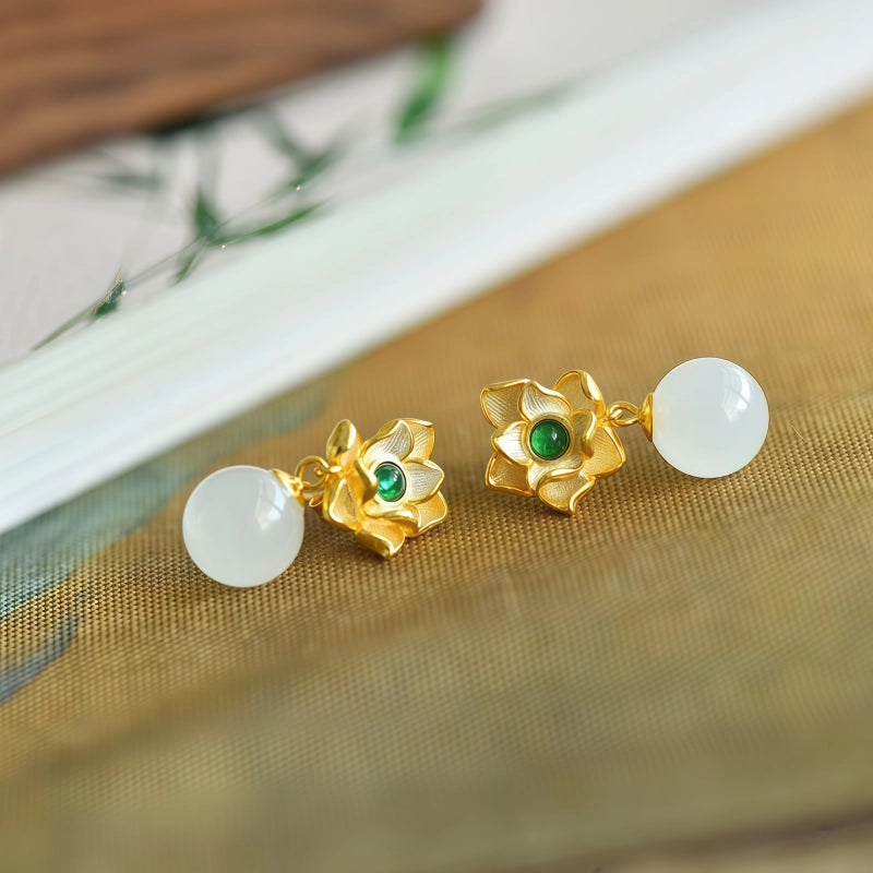 Boucles d'oreilles anciennes en argent sterling avec lotus en jade Hotan naturel