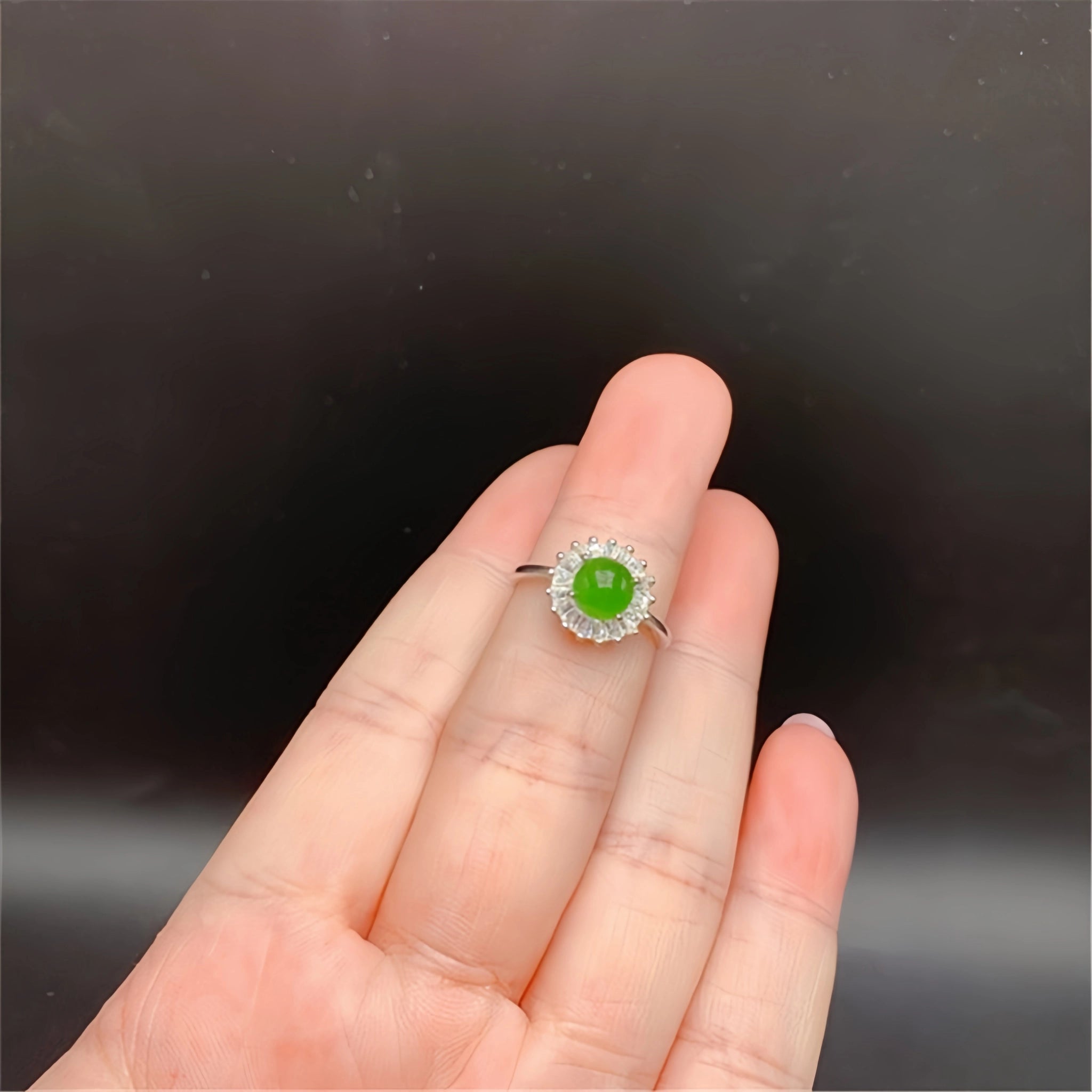 Collier en cristal de quartz clair Pendentif facetté irrégulier