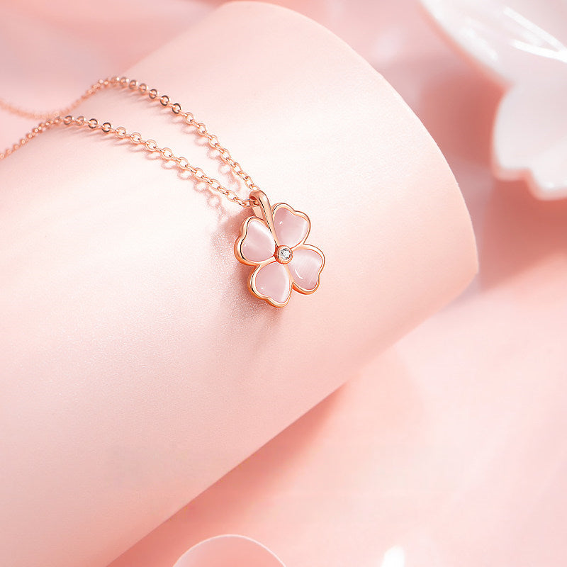 Collier Trèfle Rose Porte-Bonheur — Cadeau d'Anniversaire pour Petite Amie