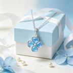 Pendentif Trèfle à quatre feuilles bleu en cristal naturel – Cadeau porte-bonheur pour elle / Maman