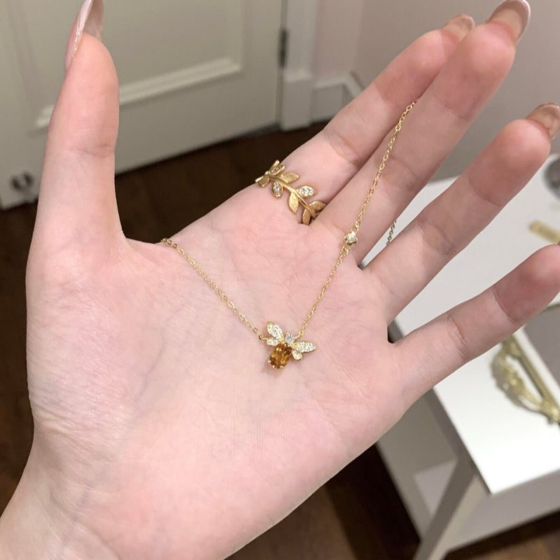 Collier Abeille Délicate en Citrine – Attraction de la Richesse & Douce Carrière