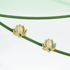 Boucles d'oreilles clous Lotus d'été – Le gardien estival de Maman