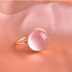 Bague en cristal d'énergie d'amour délicate en quartz rose
