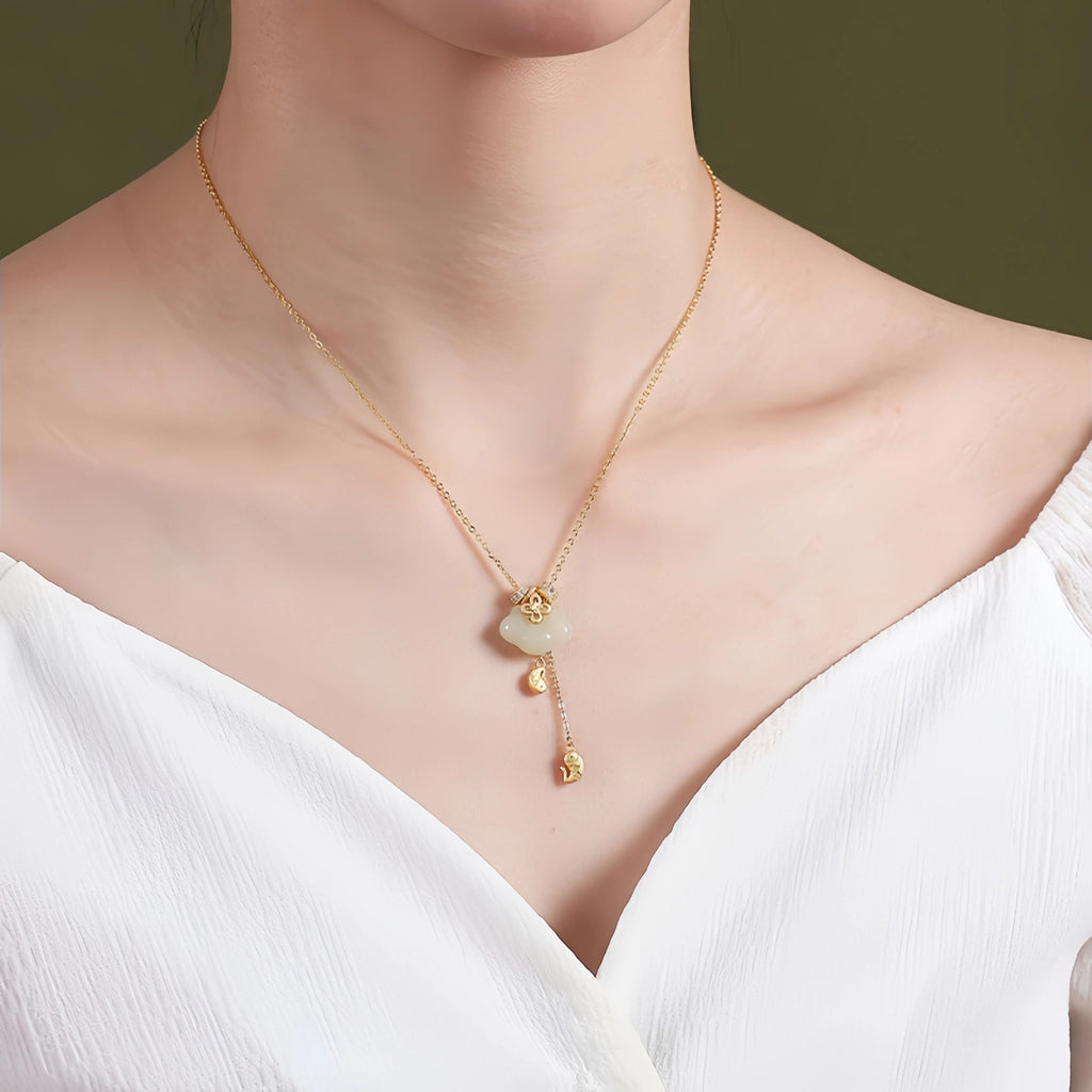 Collier à ajustement facile en quartz clair - Pureté intérieure et expression claire