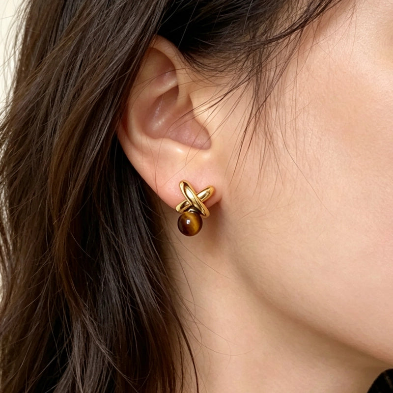 Boucles d'oreilles clous œil de tigre géométriques — Cristal Maillard de niche pour la fortune