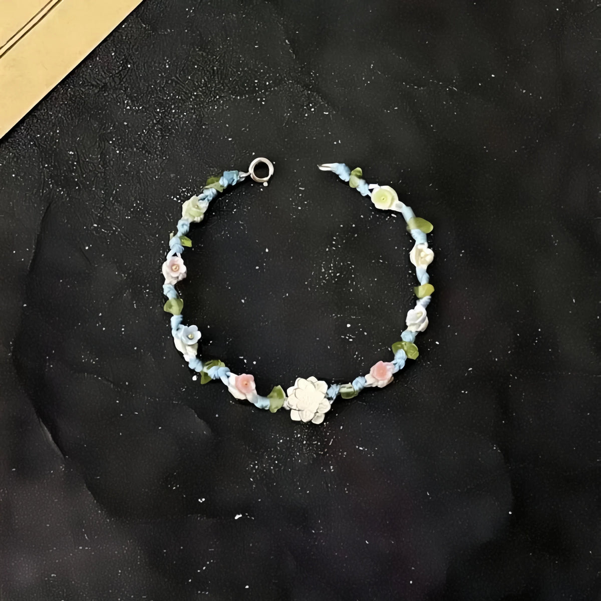 Bracelet tressé floral fait main