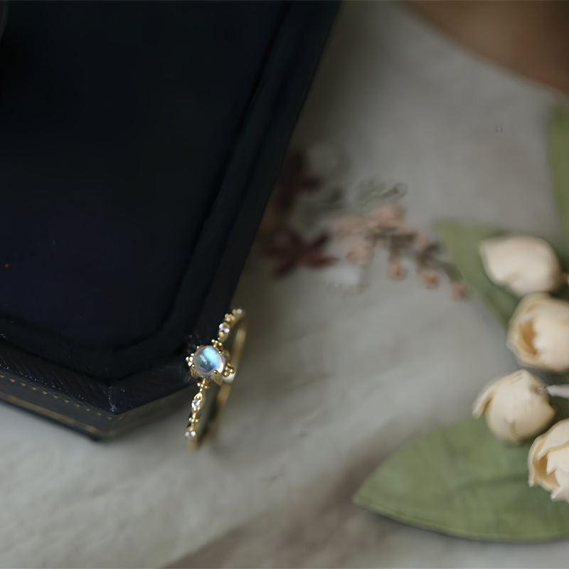Bague Pierre de Lune Bleue Dreamland – Intuition Douce, Protection Féminine