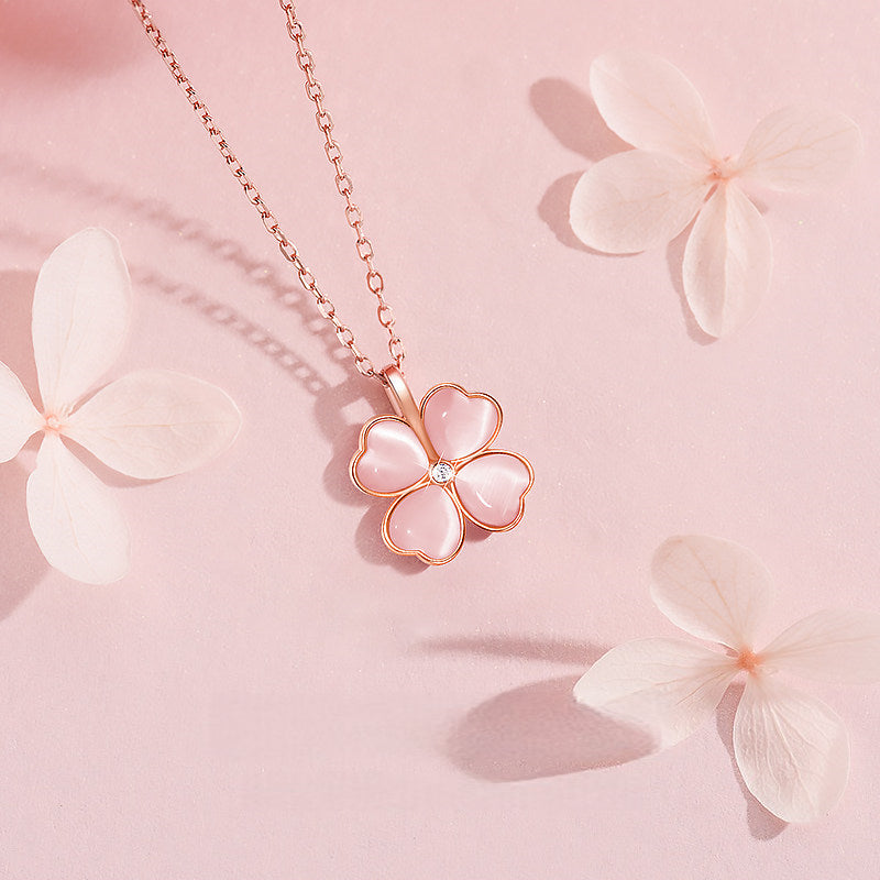 Collier Trèfle Rose Porte-Bonheur — Cadeau d'Anniversaire pour Petite Amie