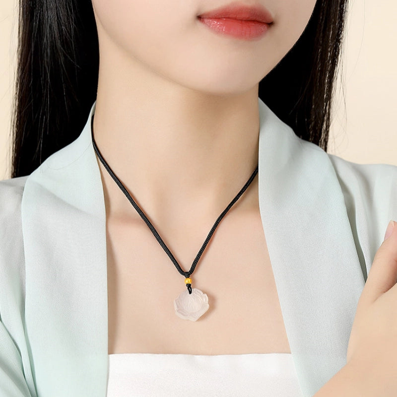 Collier cordon en calcédoine Fleur de Lotus – Bijou spirituel
