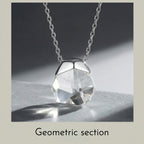 Collier en cristal de quartz clair Pendentif facetté irrégulier