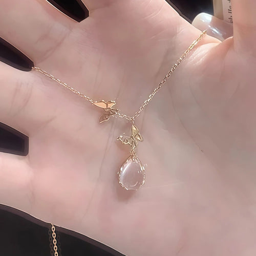 Collier Papillon Goutte de Quartz Rose - Attirez l'Amour et l'Énergie Douce