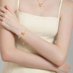 Bracelet perlé Fleur de cerisier Bracelet en émail grappe de fleurs Luxe léger