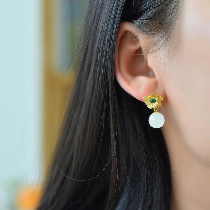 Boucles d'oreilles anciennes en argent sterling avec lotus en jade Hotan naturel