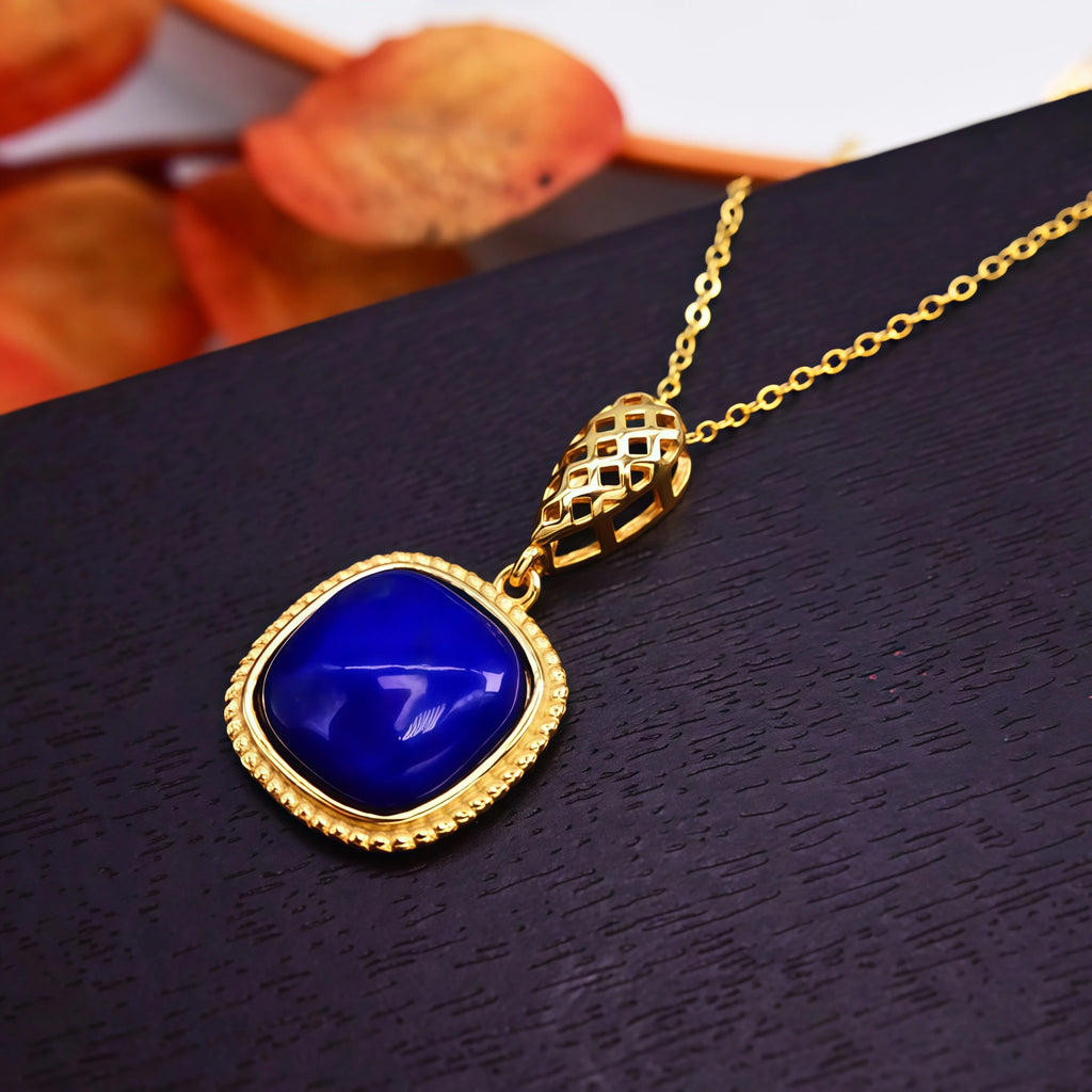 Collier en cristal de quartz clair Pendentif facetté irrégulier