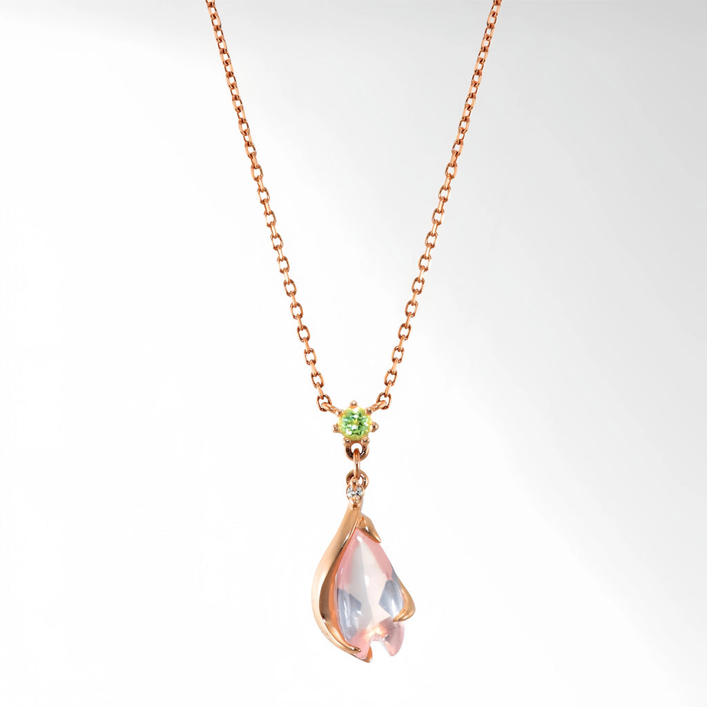 Collier en cristal de quartz clair Pendentif facetté irrégulier