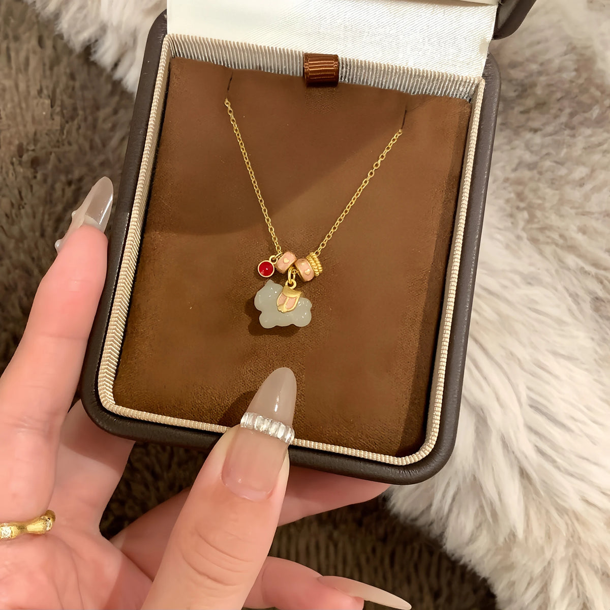 Collier à ajustement facile en quartz clair - Pureté intérieure et expression claire