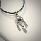 Pendentif Trèfle à quatre feuilles bleu en cristal naturel – Cadeau porte-bonheur pour elle / Maman