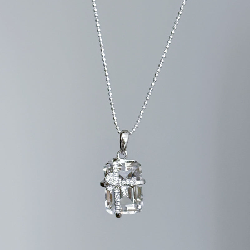 Collier en quartz clair Nœud brillant – Purifie l'aura, éclaircit l'esprit