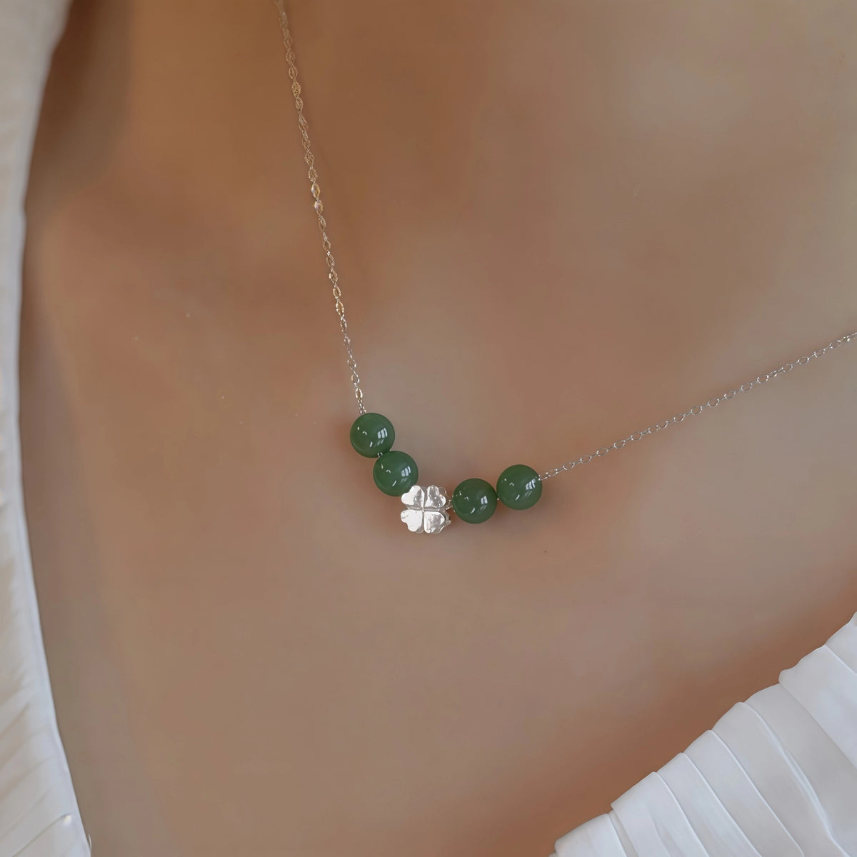 Collier à ajustement facile en quartz clair - Pureté intérieure et expression claire