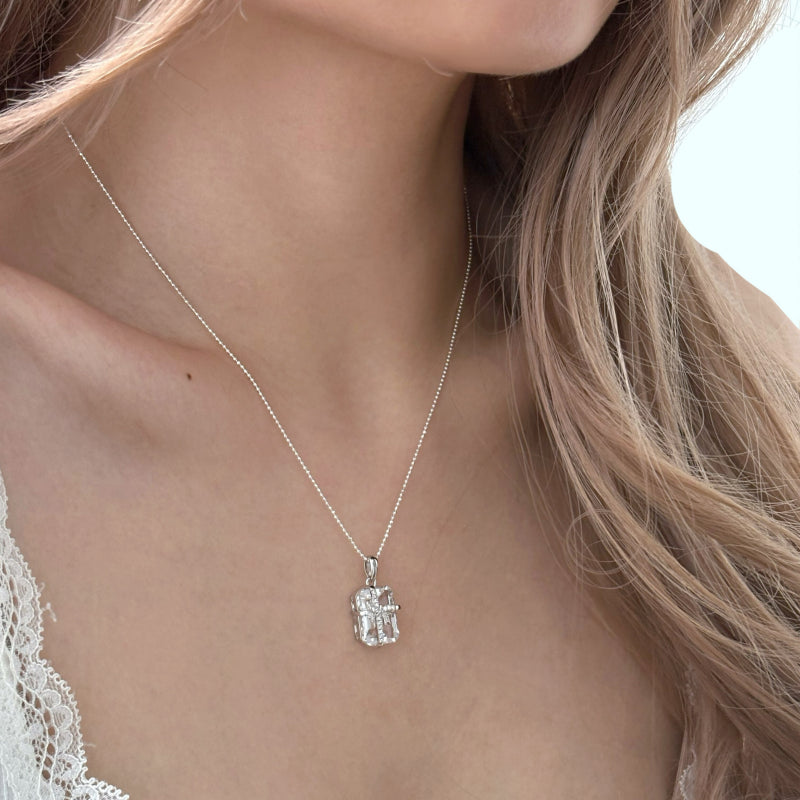 Collier en quartz clair Nœud brillant – Purifie l'aura, éclaircit l'esprit