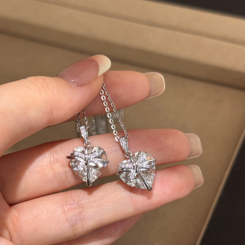 Collier cœur papillon en cristal clair – Purifie l'aura, attire les bonnes relations