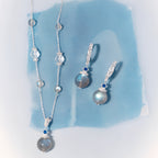Ensemble Collier et Boucles d'Oreilles Pierre de Lune Grise & Quartz Transparent – Apaise les Émotions, Purifie l'Aura